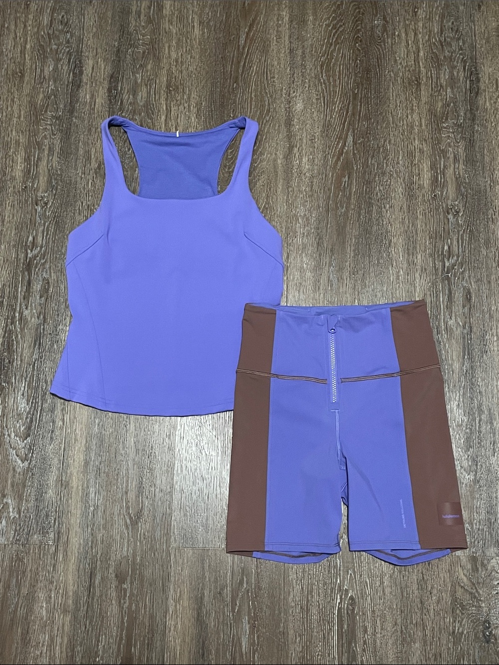 EUC Lululemon Matching Charged Indigo Set. Size Top 8/Bottom 6